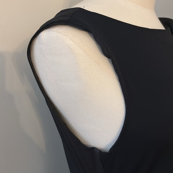 Le Chateau Black Sleeveless Dress with Asymmetrical Floral Ruffle Sz M - Picture 5 of 10